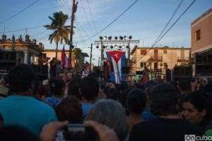 Isaac Delgado en el barrio de Tamarindo en La Habana