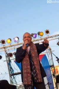 Isaac Delgado en el barrio de Tamarindo en La Habana