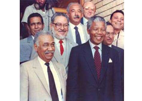 Primer encuentro de dirigentes cubanos con Nelson Mandela en Namibia/ Foto: Cortesía del entrevistado.