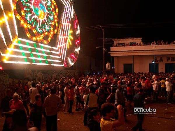 El público apoya a su bando favorito / Foto: Gerlis Rivero