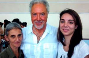 Tom Jones visita la Escuela Nacional de Ballet /Foto PL